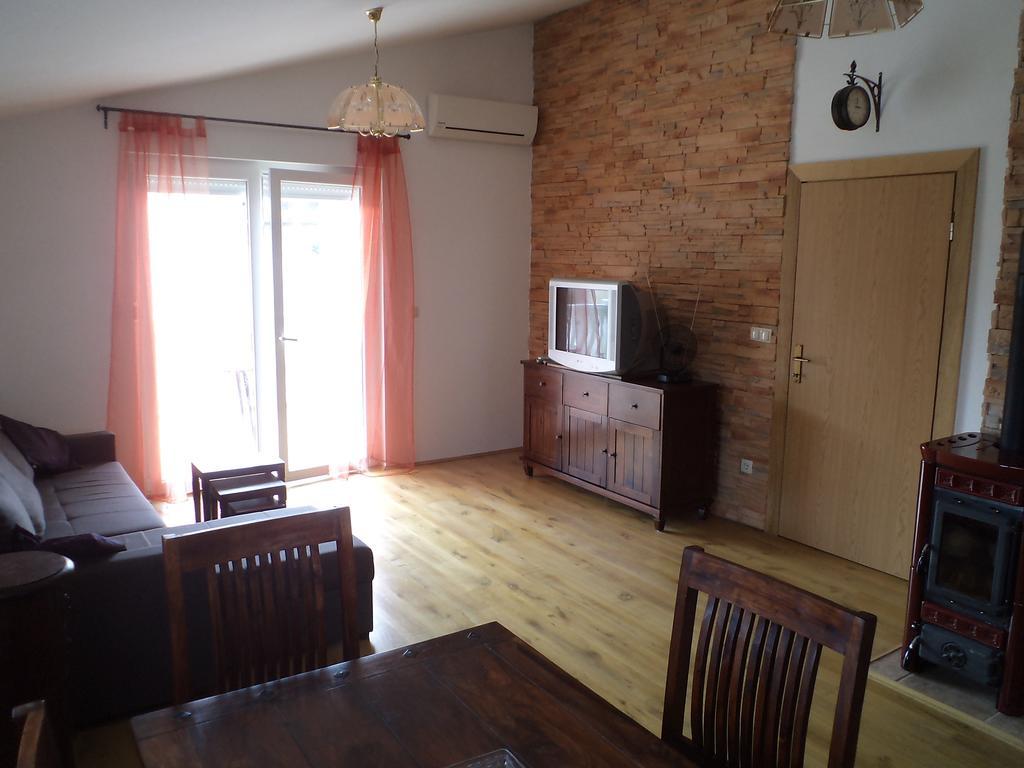 שיבניק Apartment Jole מראה חיצוני תמונה